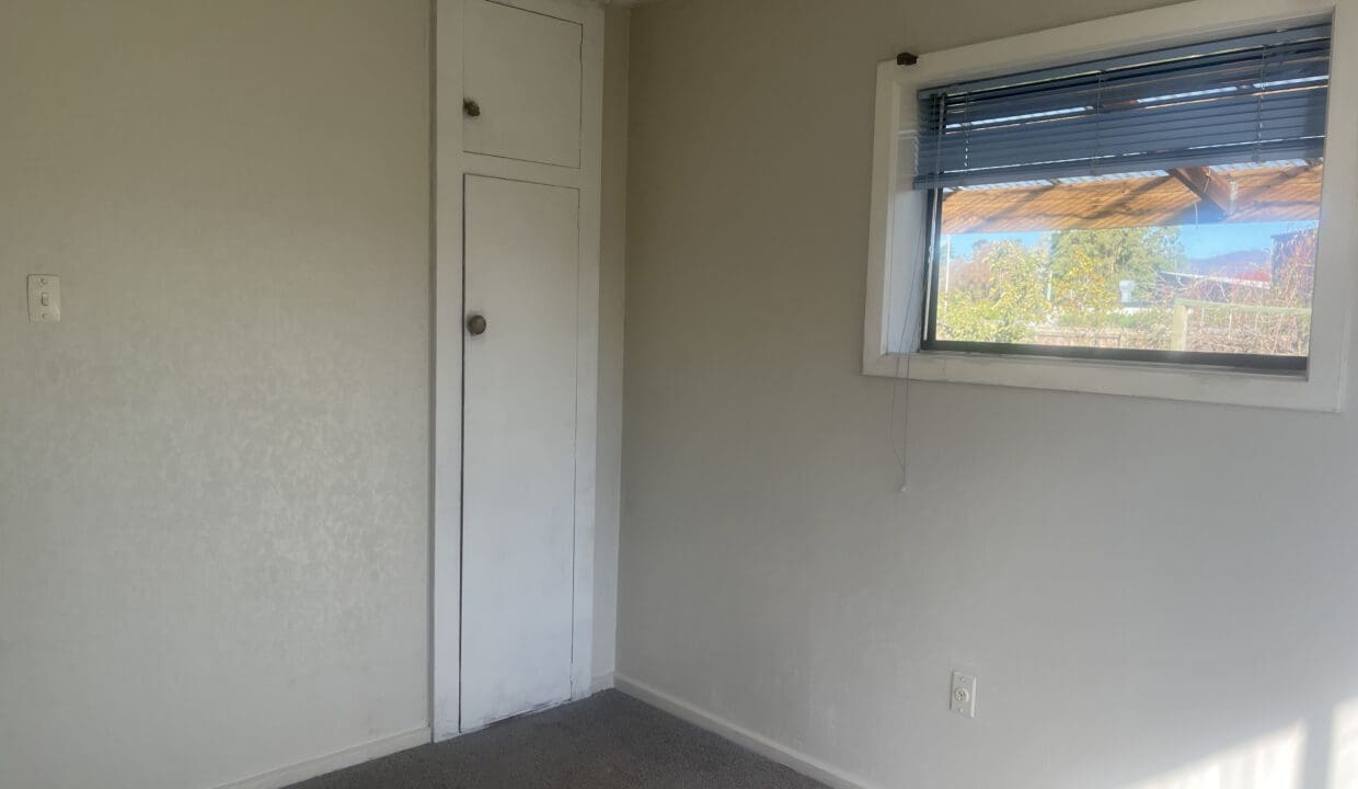 146077867__1746141475-181858-NicholasBedroomPhoto1