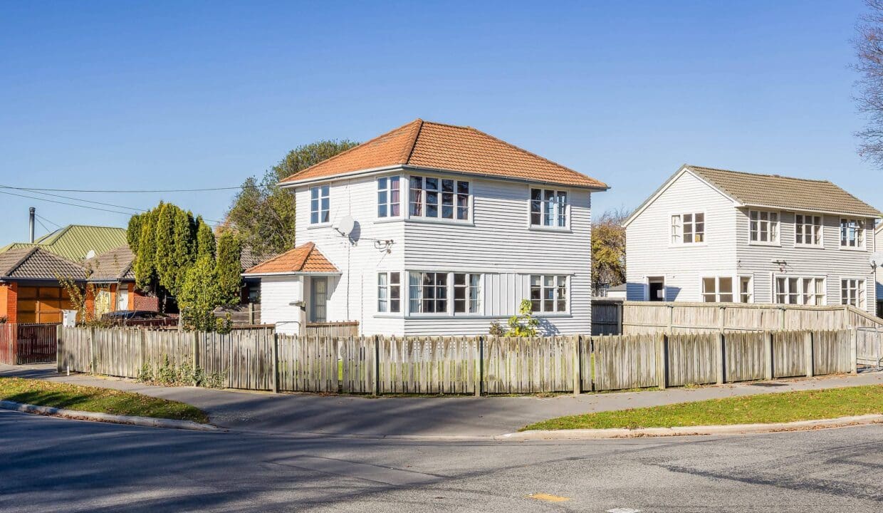 148889054__1747955365-27079-136EmmettSt1