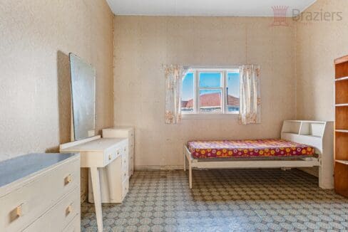 153297961__1751409042-153297961__1751235050-11764-012Open2viewID594284-467MainSouthRoadHornby