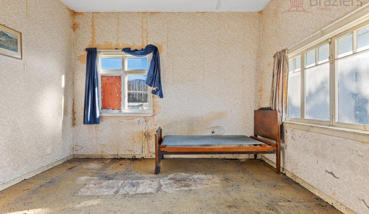 153298000__1751409042-153298000__1751235081-11809-008Open2viewID594284-467MainSouthRoadHornby