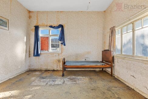 153298000__1751409042-153298000__1751235081-11809-008Open2viewID594284-467MainSouthRoadHornby