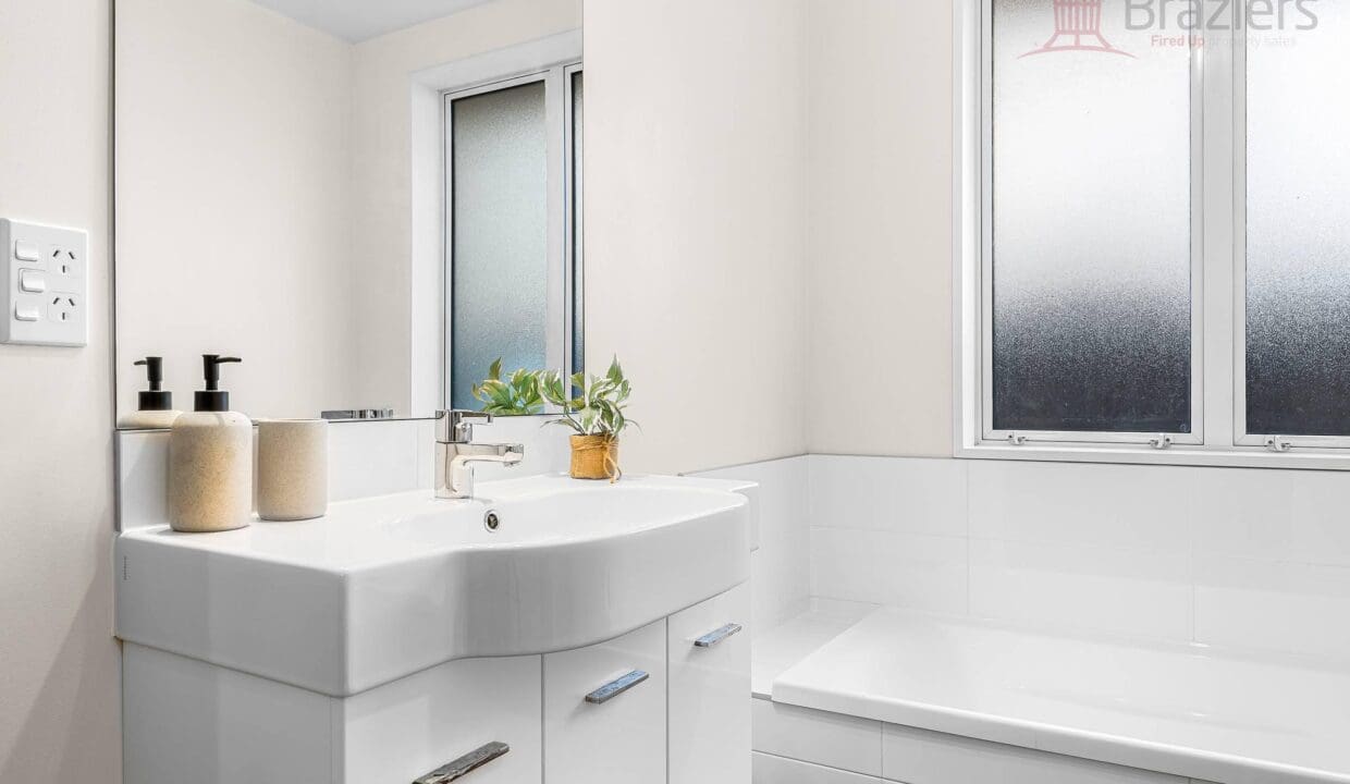 154390689__1752788422-1751850782-23-103SalisburySt5