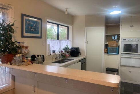 155418182__1752538187-35189-26NicholasDriveKitchenPic3