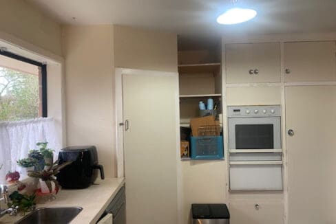 155418195__1752538189-35129-26NicholasDriveKitchenPic4