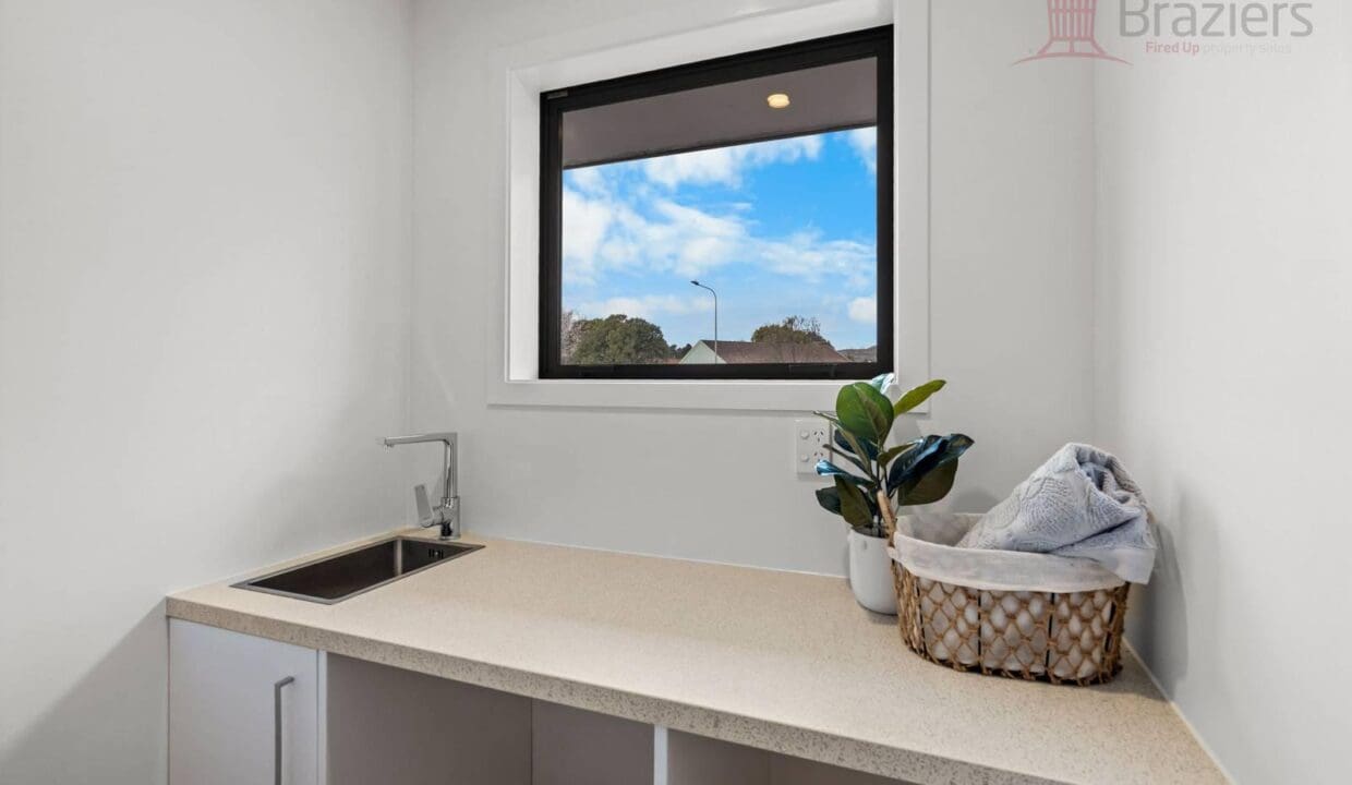 161939234__1756866299-161939234__1756866267-64071-214HENDERSON33