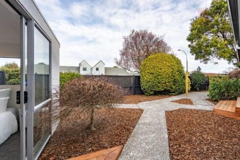 161939312__1756866299-161939312__1756866274-64220-214HENDERSON36