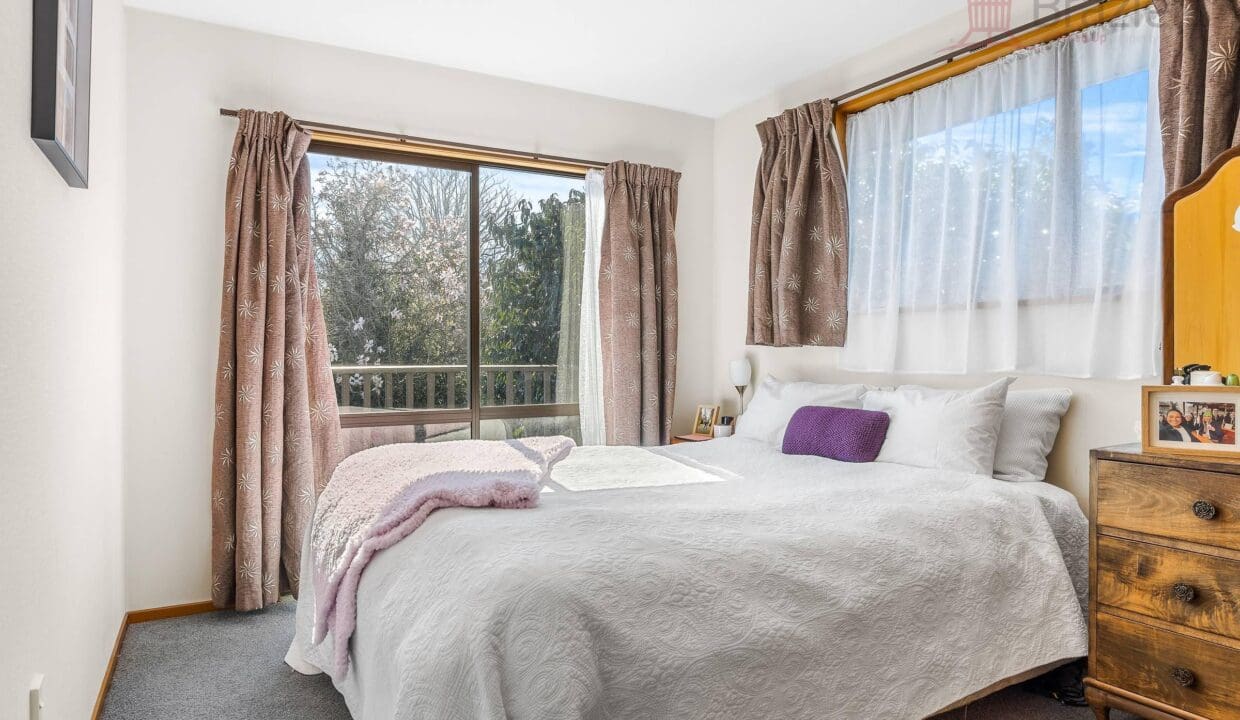 163847086__1758070547-163847086__1758070296-37431-3112StAlbansSt12