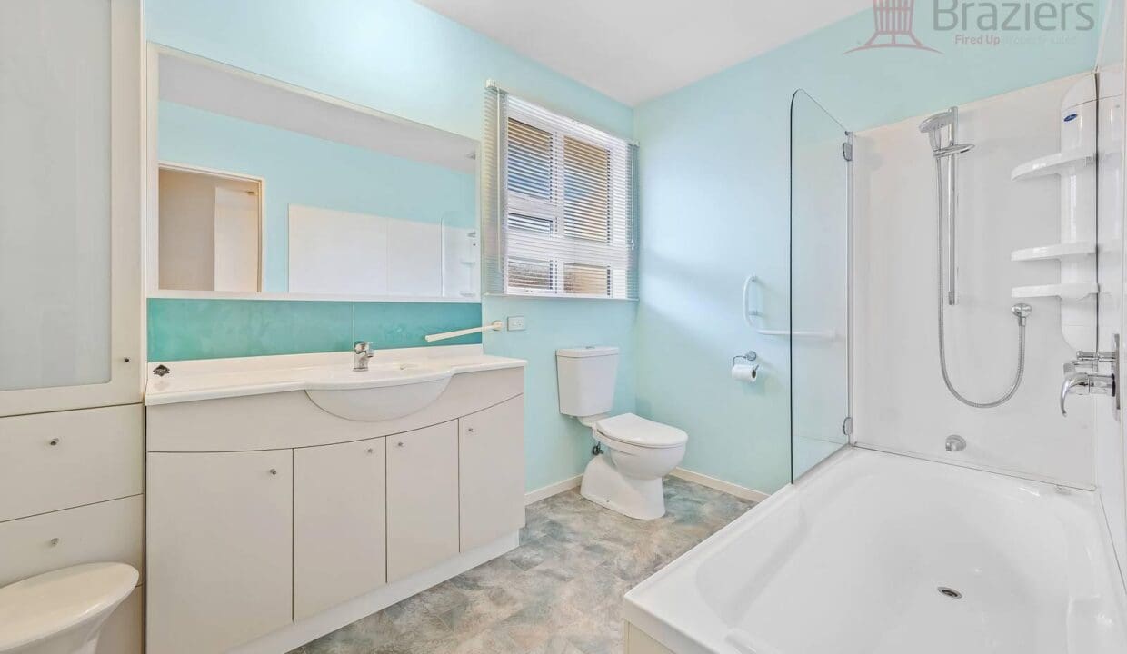 164879500__1758665826-164879500__1758662651-20082-5HALLIWELL17