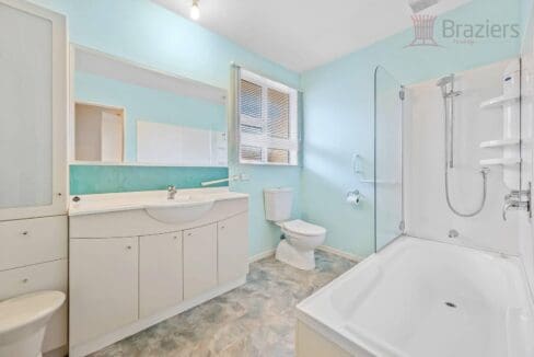 164879500__1758665826-164879500__1758662651-20082-5HALLIWELL17