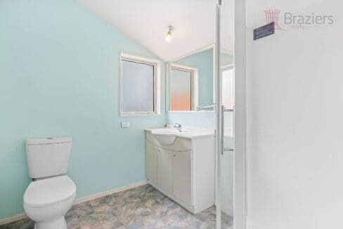 164879637__1758665826-164879637__1758662676-8532-5HALLIWELL20