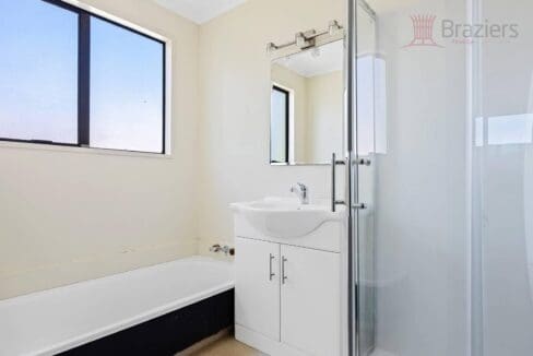 170497430__1761788164-170497430__1761788128-47852-MainRoad45a13