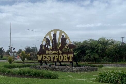 172136349__1762116674-18421-WelcometoWestportSignOrowaitiRoad