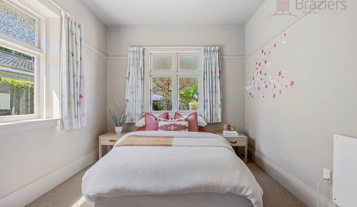 173356132__1762395705-173356132__1762380230-14090-NichollsSt549