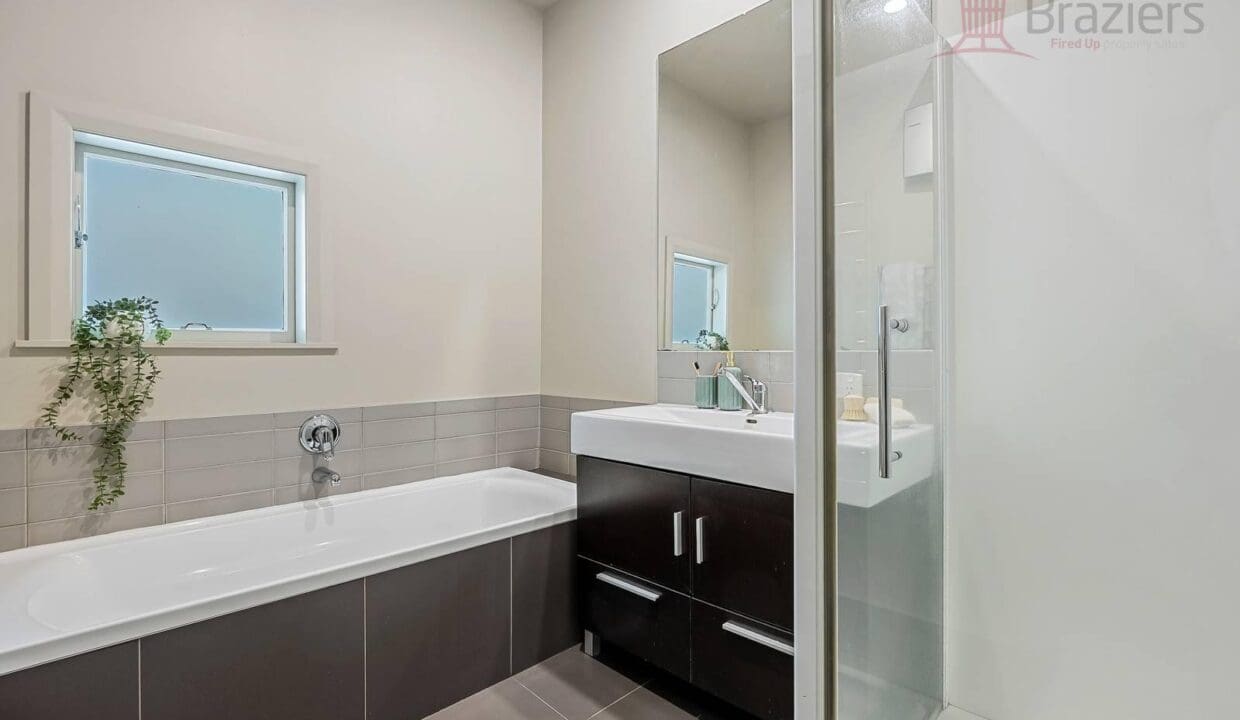 173356285__1762395705-173356285__1762380244-27303-NichollsSt5412