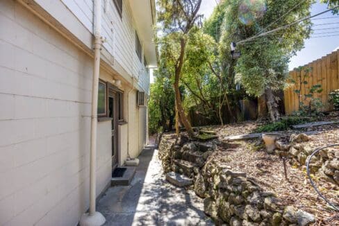 1763419582-23-CannonHillCres224A6