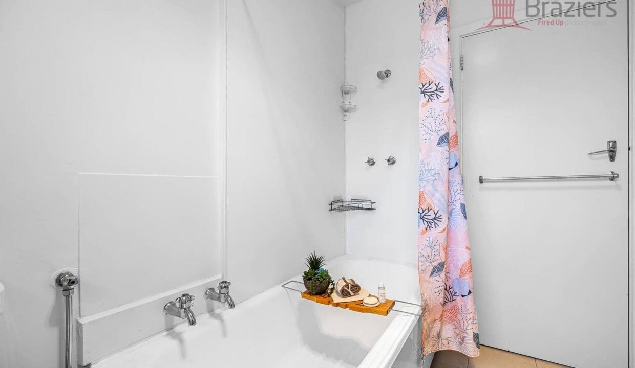 1763683888-18-2-41NASEBY9