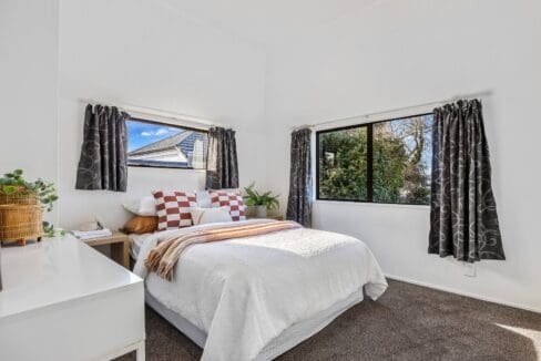 180121263__1765839389-34338-9