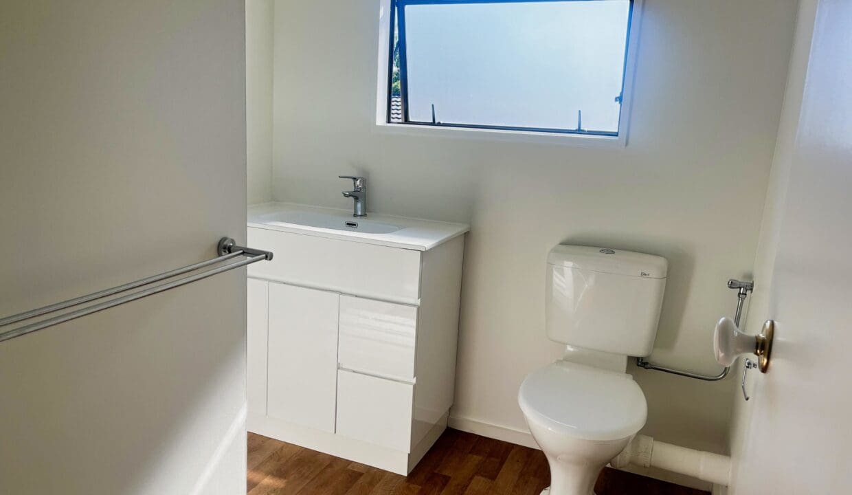 181080365__1766446172-36024-3-15DraperStreetRichmondBathroomAEpic2