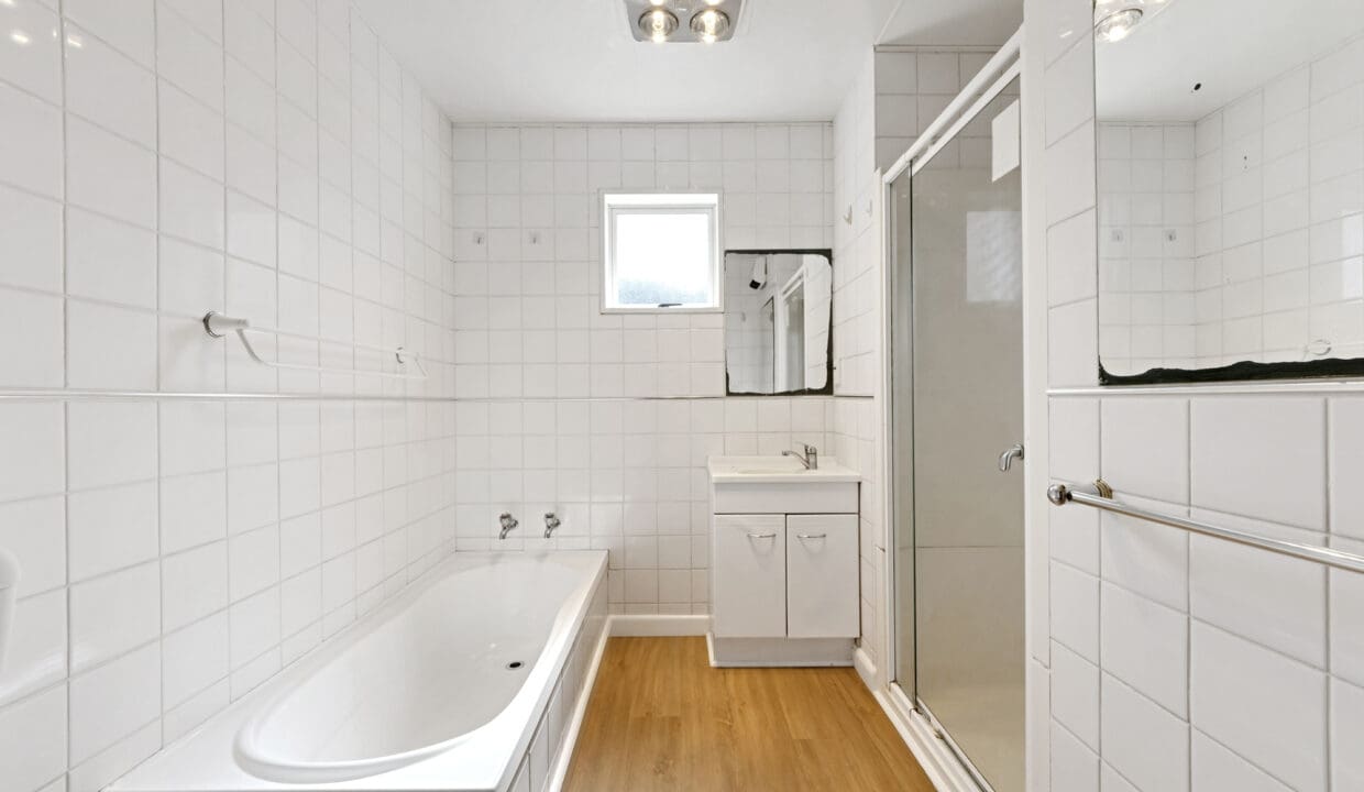 192240240__1773625070-53004-MEGA5948