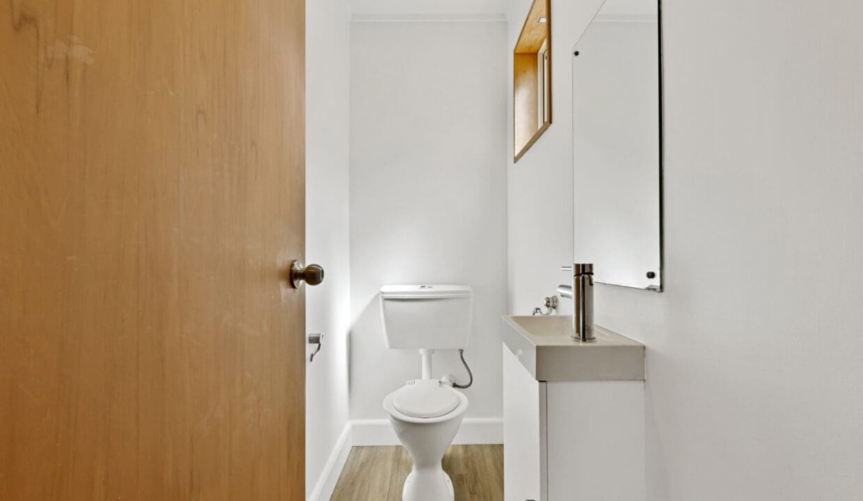 192240397__1773625102-53071-MEGA5893