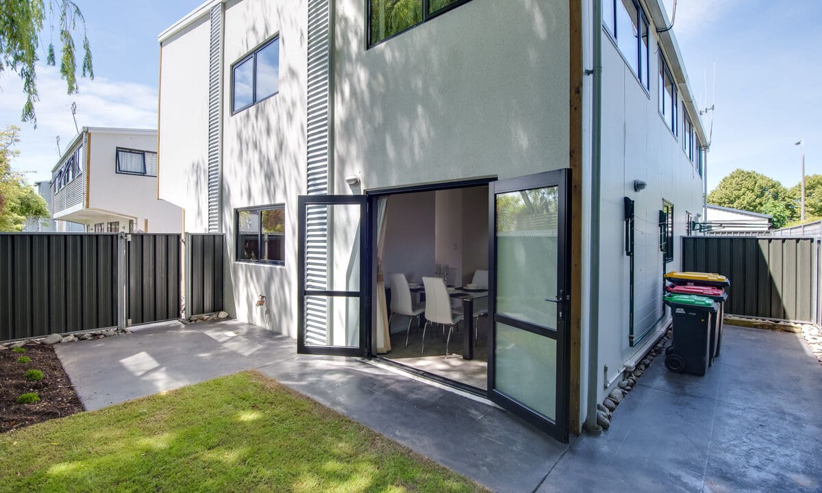 192747531__1773792443-33592-280c-worcester-st-10608658749220161219095504