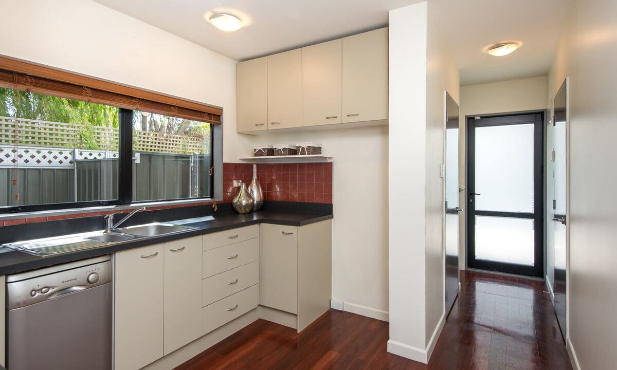 192747745__1773792484-33632-280c-worcester-st-5929471301420161219095430