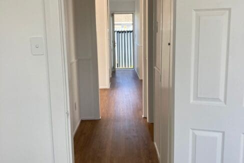 196086606__1775710965-91061-Hallway