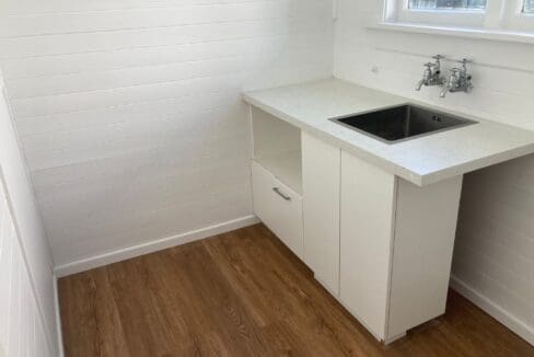 196086639__1775710975-90955-Laundry