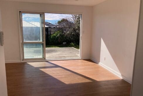 196086671__1775710977-78763-Living-Deck1