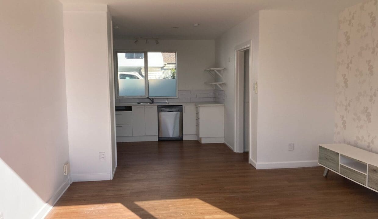 196086676__1775710983-90838-Living-Kitchen