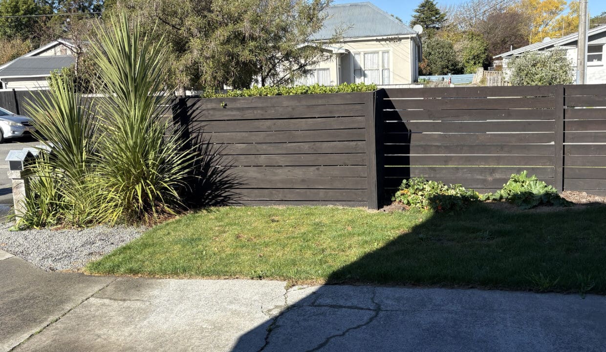 202896538__1779680915-72321-Frontyard