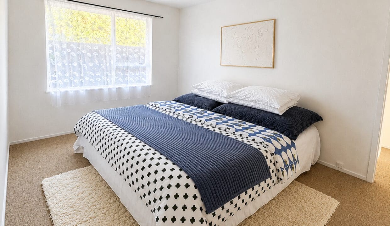 203551922__1779950323-109277-Bedroom1
