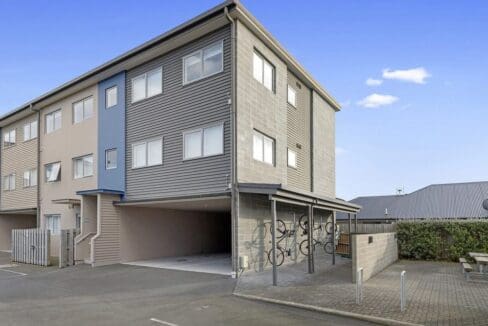 204721133__1780817577-185224-c8garage