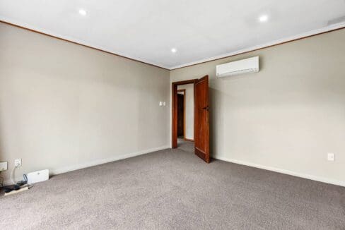 215504522__1787269732-39275-69BAMFORD13